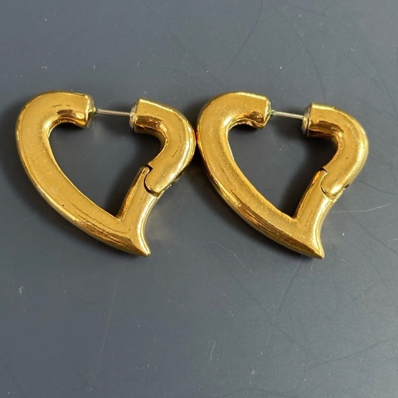 Jewelry - Vintage gold heart hinge earrings